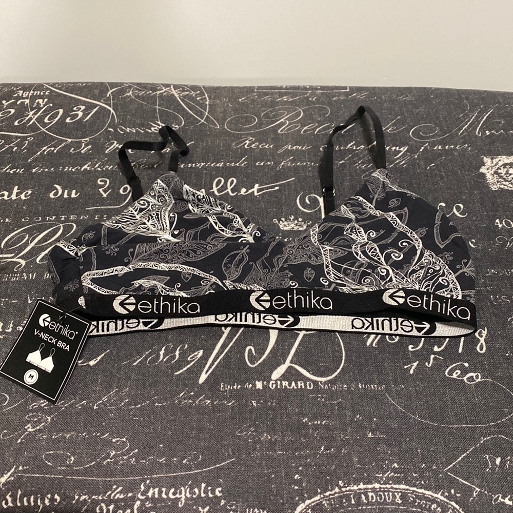 Ethika size medium NWT